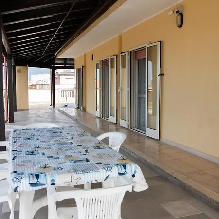 Attico Smeraldo Appartement *